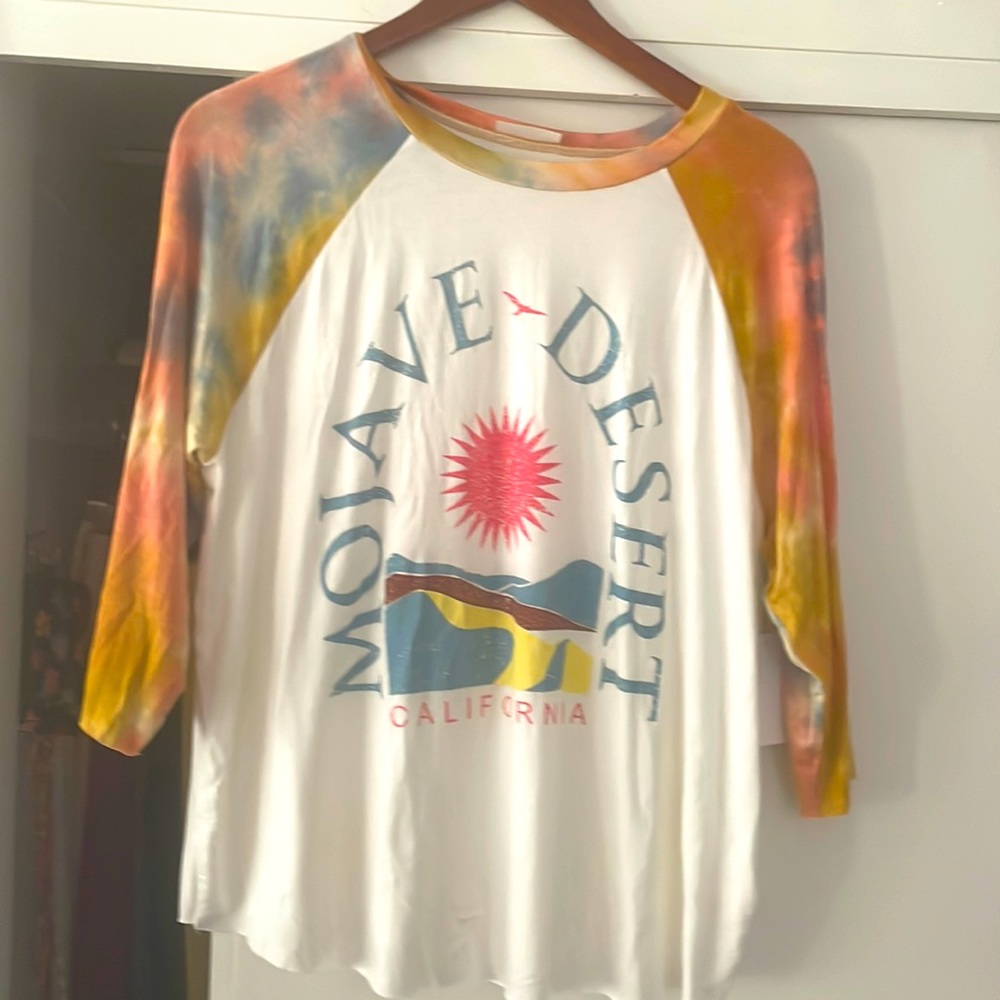 I am selling a cute long sleeve shirt from california!!!!